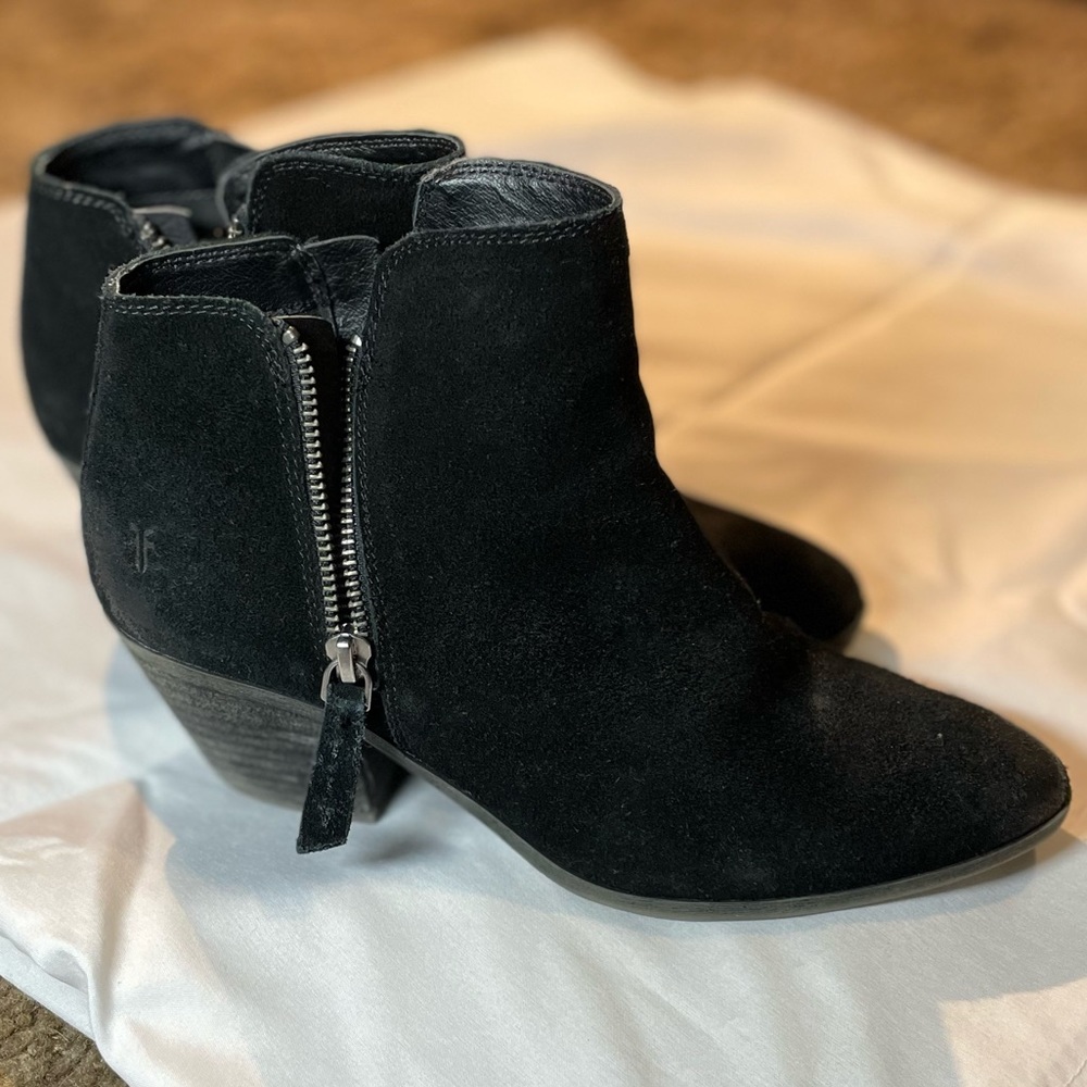Frye Judy Double Zip Ankle Bootie